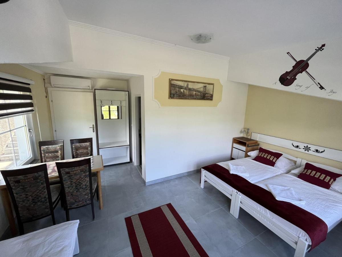 Rooms And Apartments Neron Bihac Lohovo Екстер'єр фото
