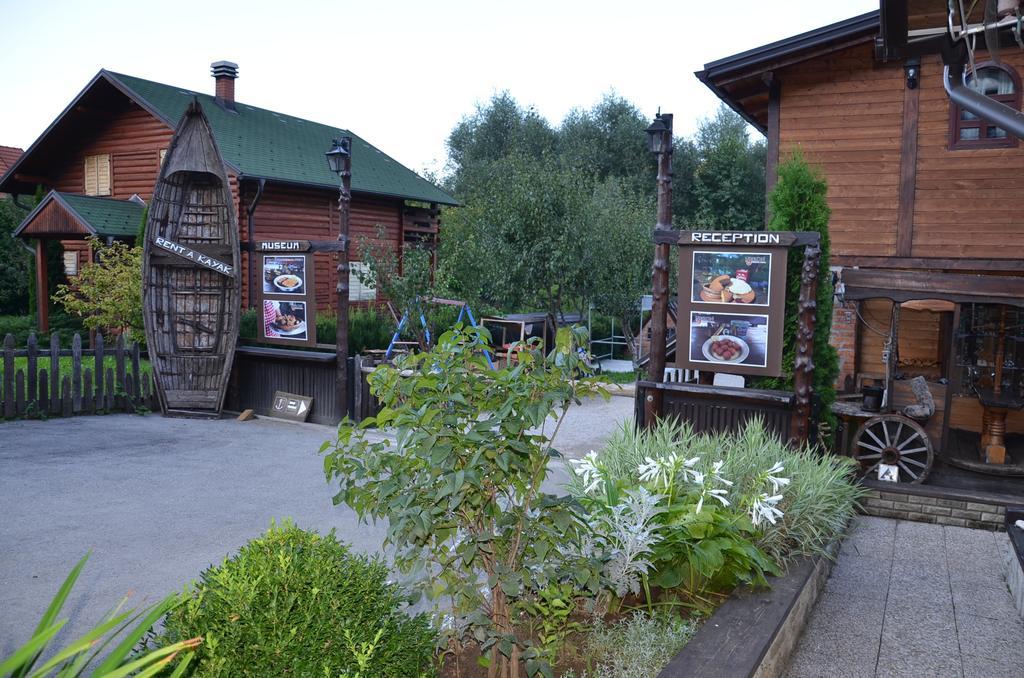 Rooms And Apartments Neron Bihac Lohovo Екстер'єр фото