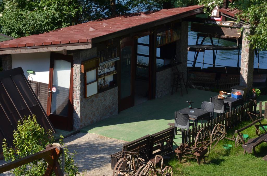 Rooms And Apartments Neron Bihac Lohovo Екстер'єр фото