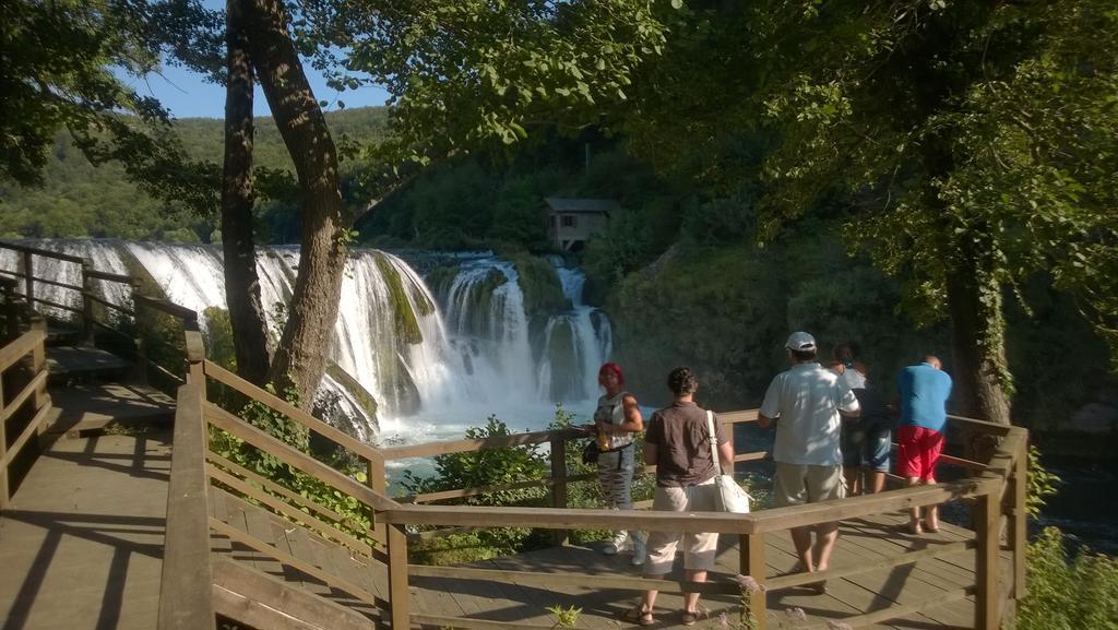 Rooms And Apartments Neron Bihac Lohovo Екстер'єр фото